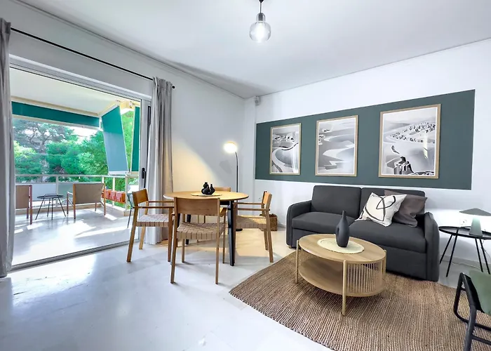 Zen Vouliagmeni Beach Apartment